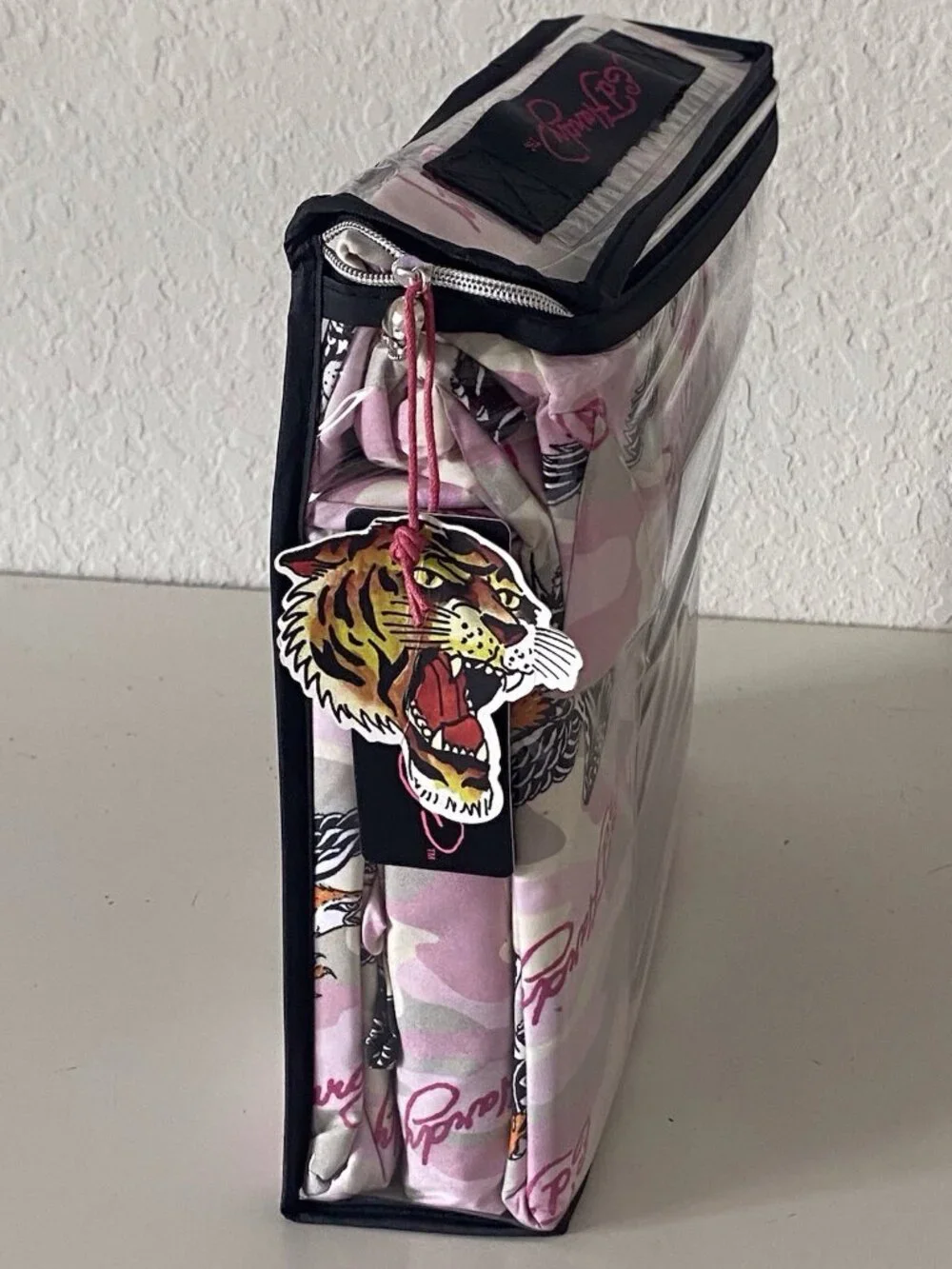 6 Piece Ed Hardy QUEEN Size Sheet Set Pink Grey Camo Eagle Tiger Logo NEW‎